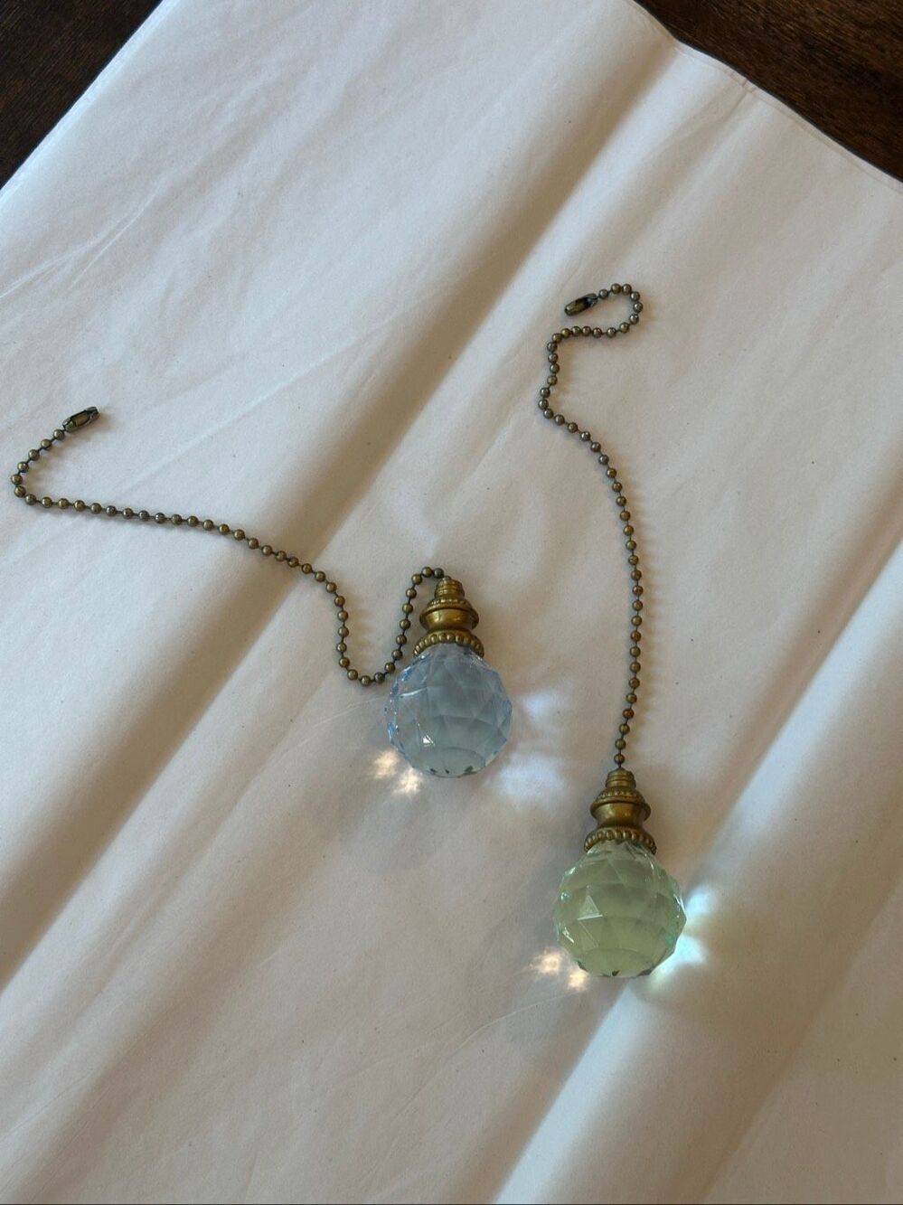 Acrylic crystal ball fan pulls